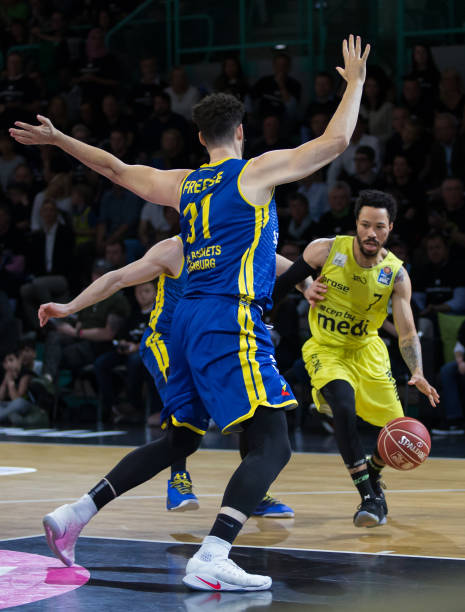 瞬息万变的 瞬息万变的